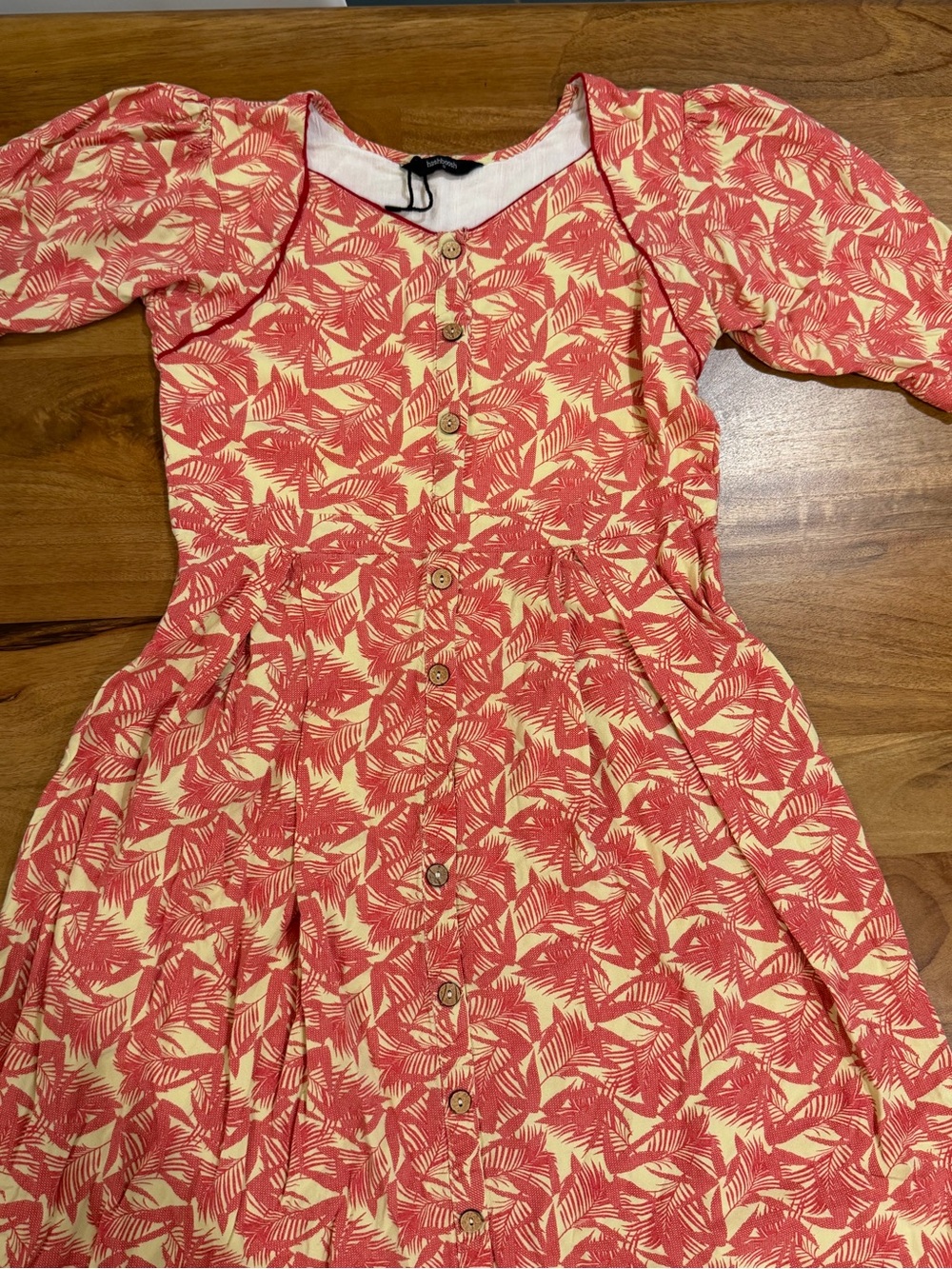 Hashboosh Button-Front Midi Dress in Coral Leaf Print Size Small - Picture 4 of 10